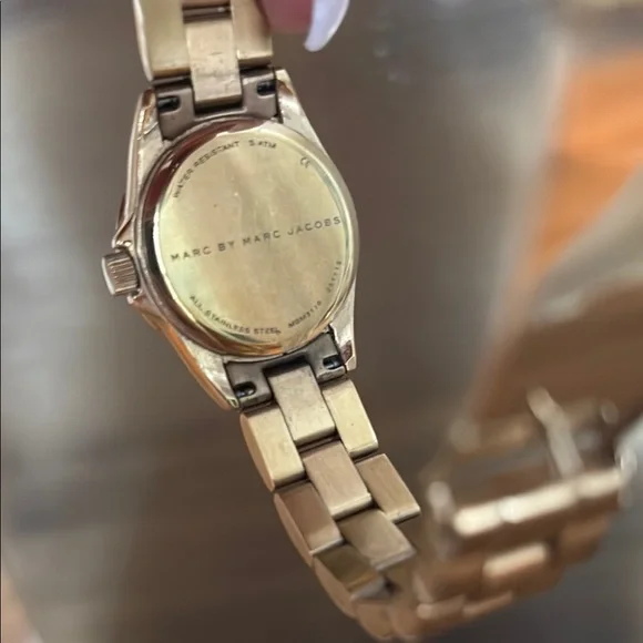 Marc by Marc Jacobs Gold Watch - Picture 10 of 10
